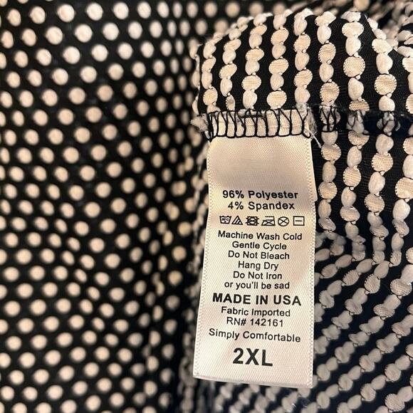 LulaRoe Black And White Textured Polka Dot Top Size 2X‎ - Picture 5 of 5